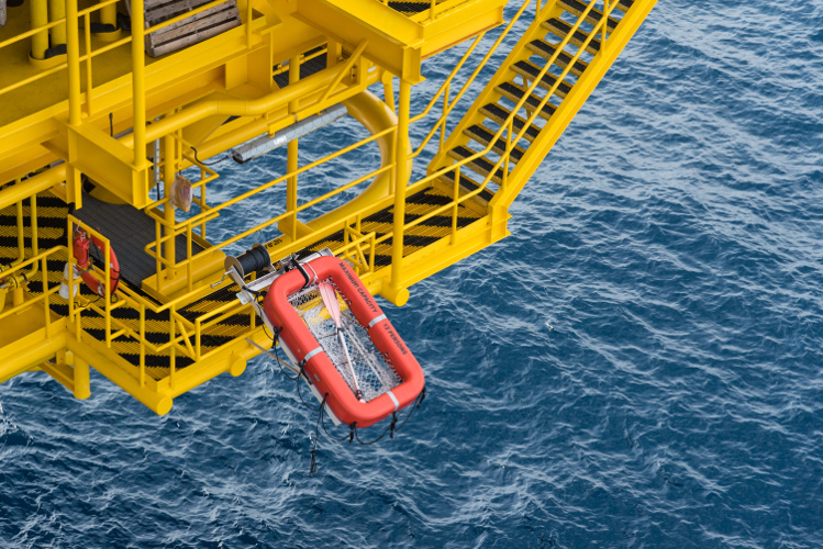 Lift raft installed at offshore oil production platform